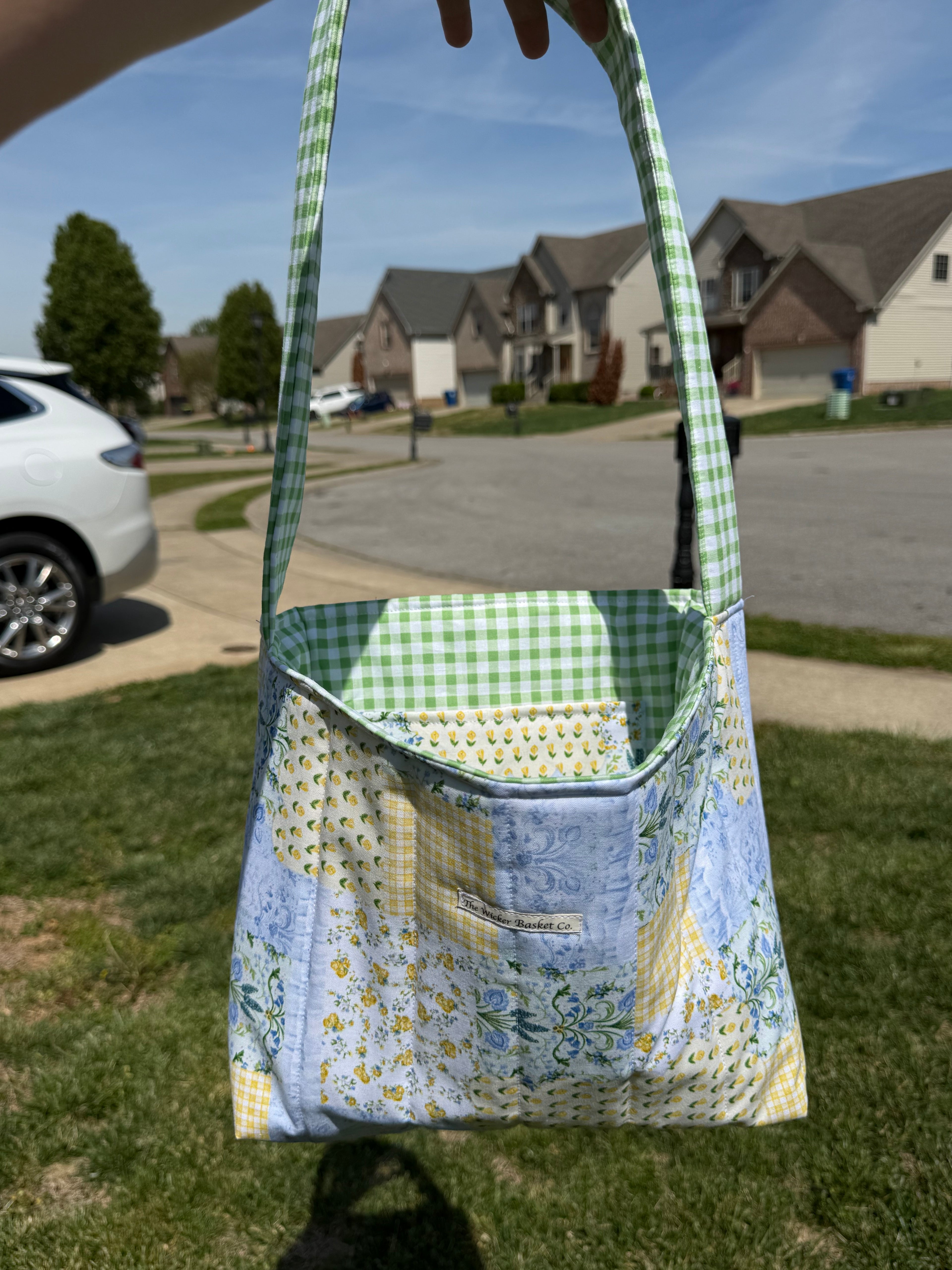 Lemon Meringue Sling Tote