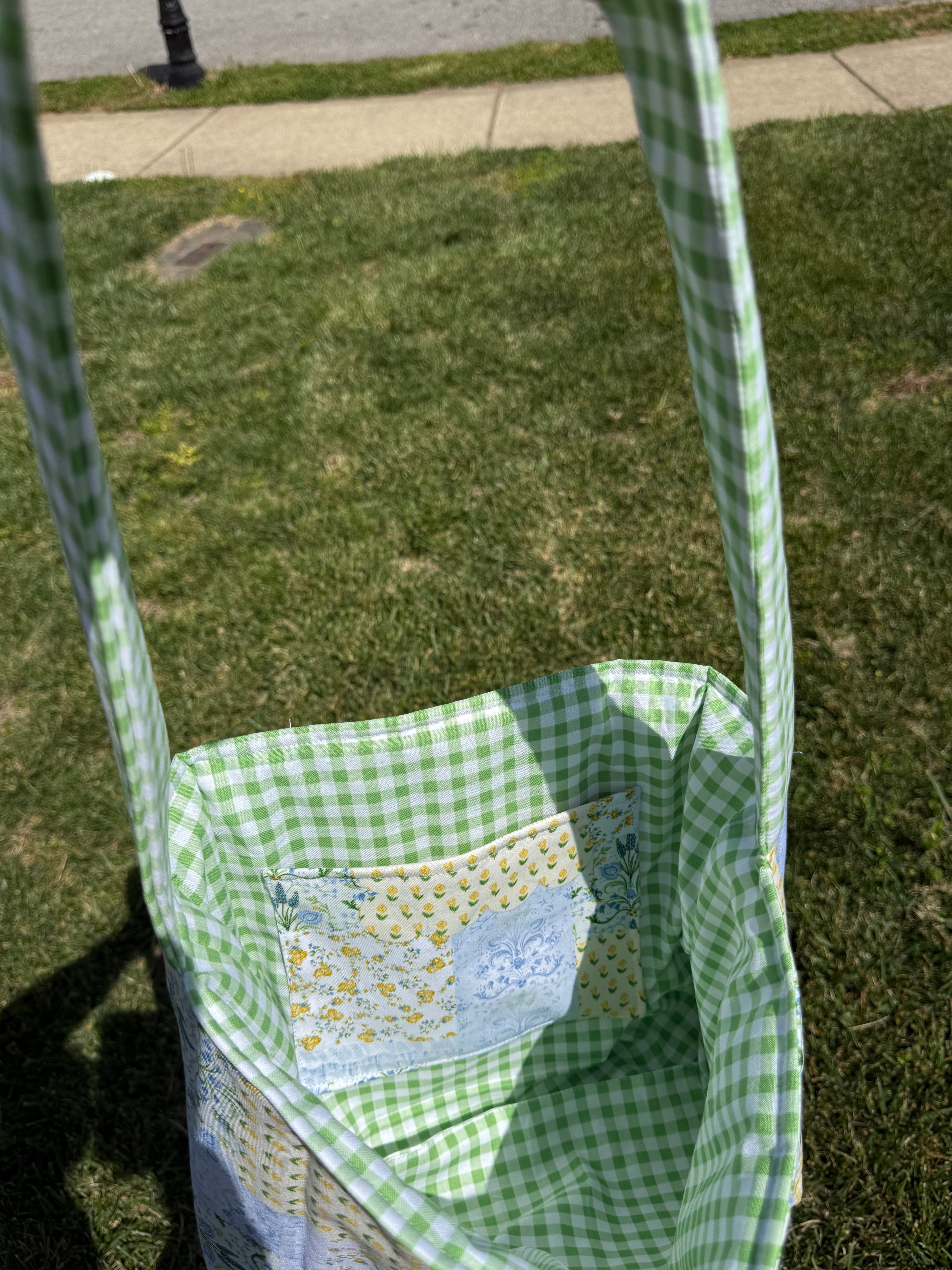 Lemon Meringue Sling Tote