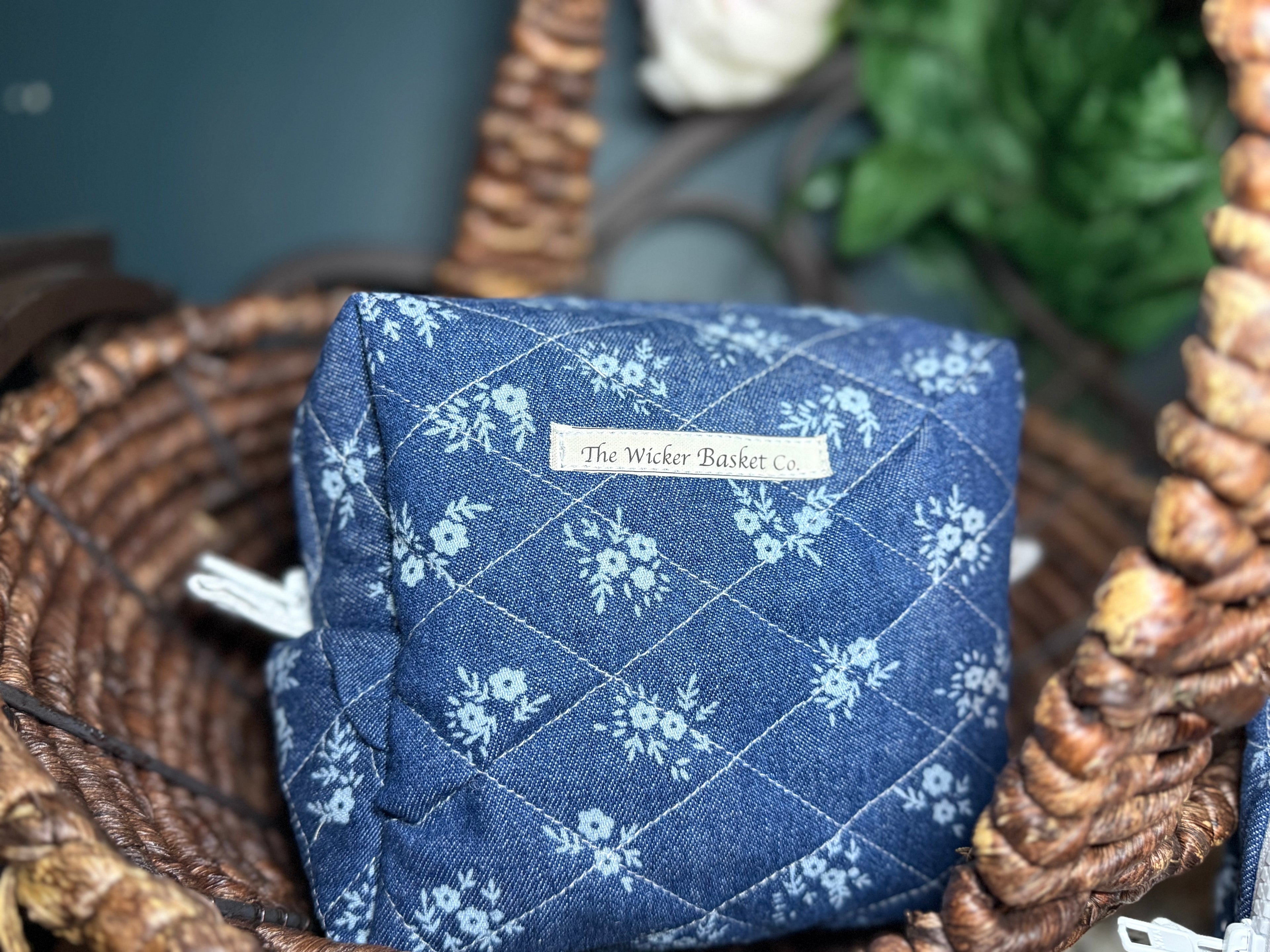 Denim Daisy Medium Makeup Bag