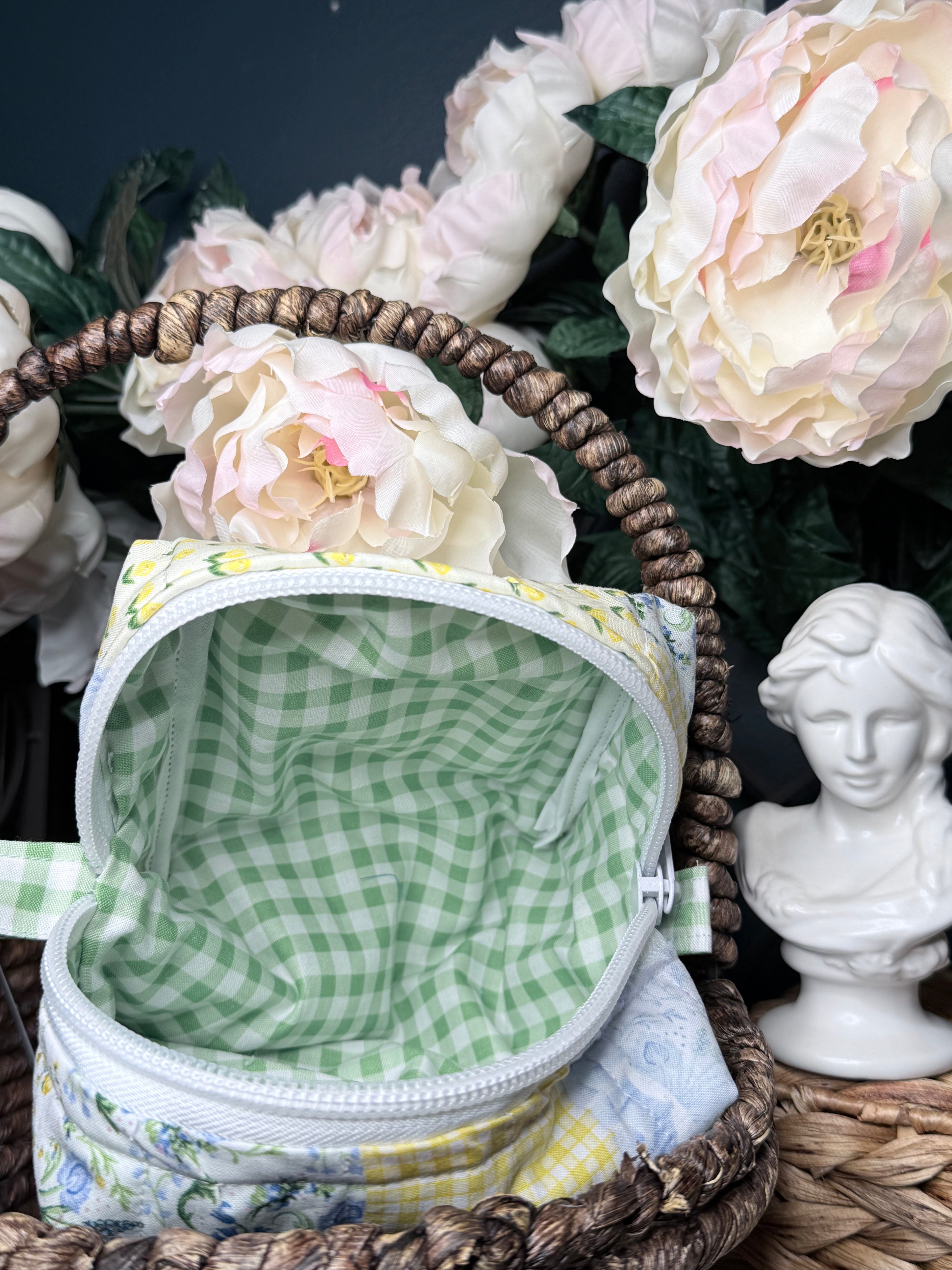 Lemon Merengue Medium Makeup Bag