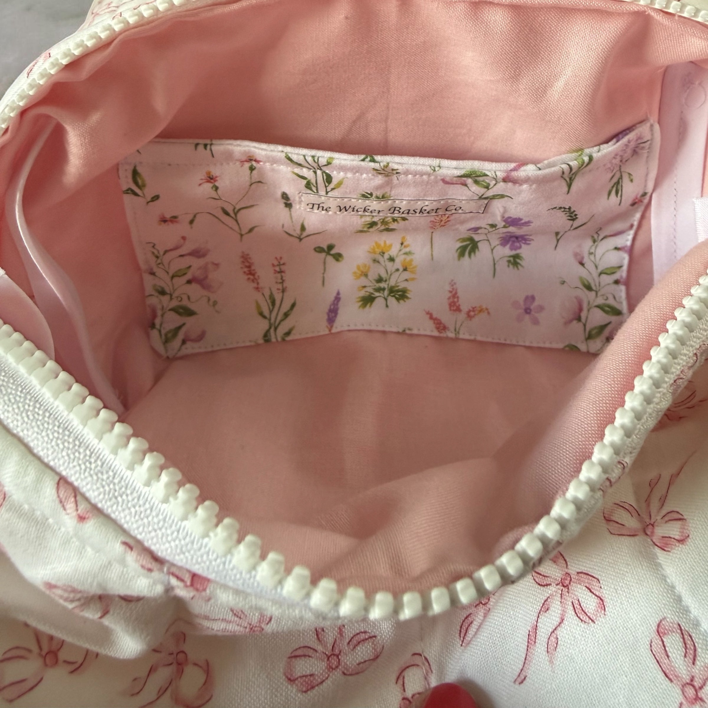 Quick Trip Bag Small Pink Bows Pattern