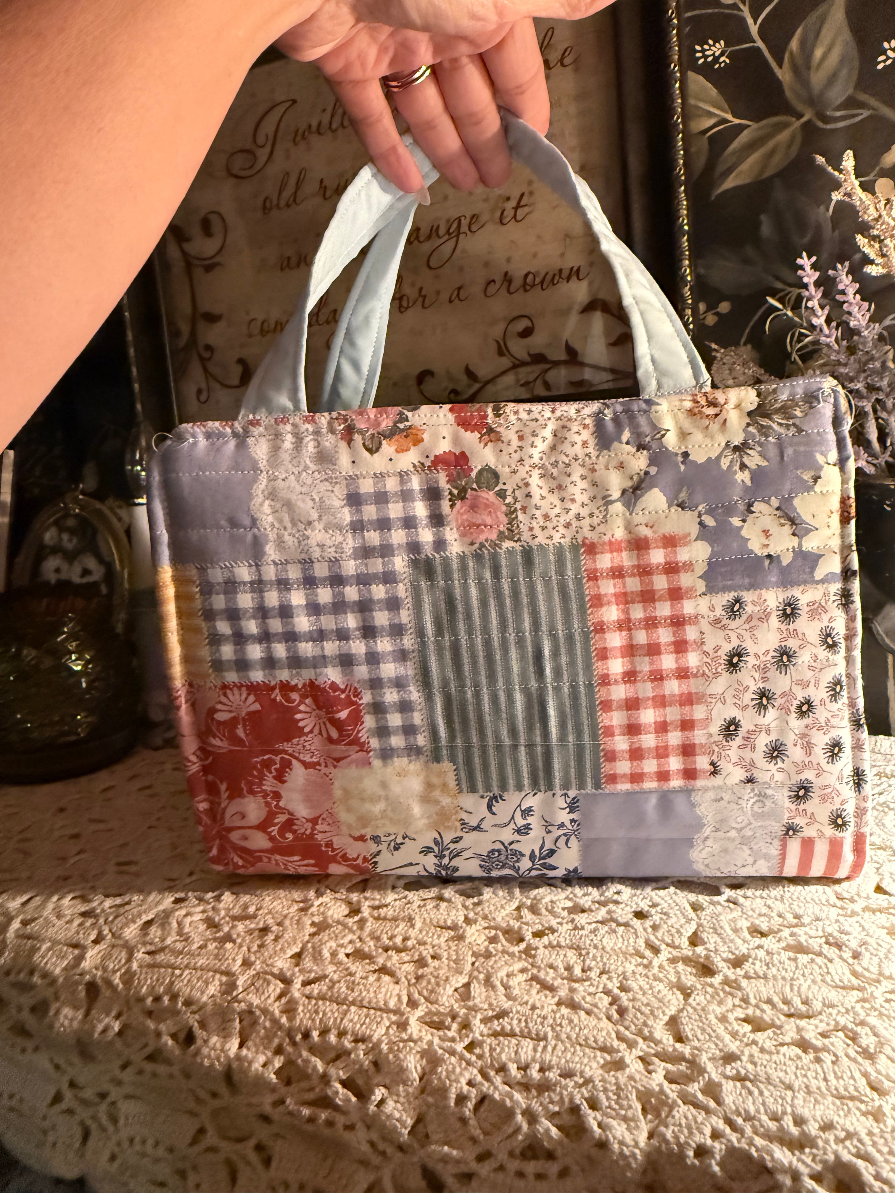 Quilted Picnic Bible Sleeve Tote
